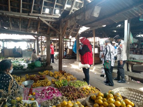 Razia Masker di Pasar Gentongan