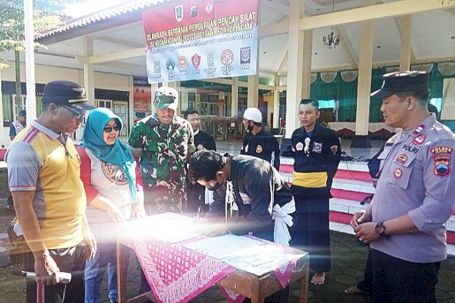 Ciptakan Kondusifitas Jelang Pesta Demokrasi, Forkopimcam Kalikotes Gelar Olahraga Bersama Perguruan Pencak Silat