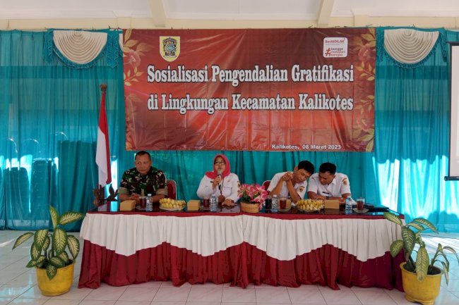 Sosialisasi Pengendalian Gratifikasi di Lingkungan Kecamatan Kalikotes.
