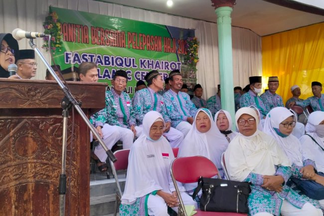 Plt Camat Kalikotes Menghadiri Pengajian Fastabiqul Khoirot dan Pelepasan Haji Tahun 2023