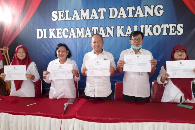 Penandatangan pakta integritas