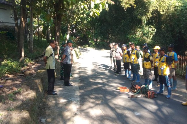 Pembersihan Daerah Aliran Sungai di Kecamatan Kalikotes