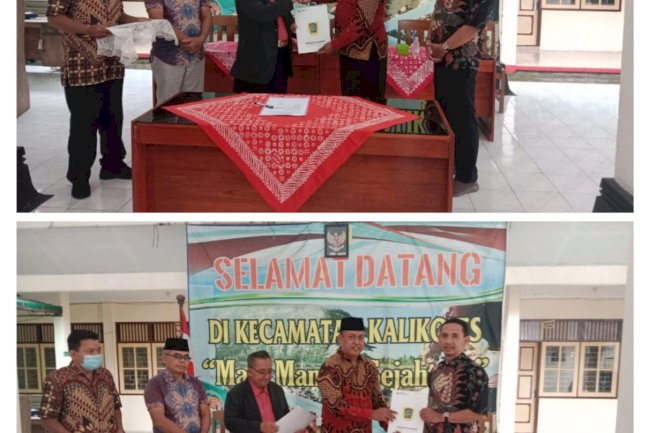 Penyerahan SK Bupati Klaten tentang Pemberhentian dan Pengangkatan Kepala Desa Gemblegan