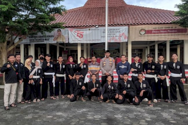 Giat Bagi Takjil Bersama Forkopimcam dan Perguruan Silat se-Kecamatan Kalikotes