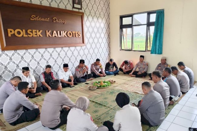 Doa Bersama di Polsek Kalikotes