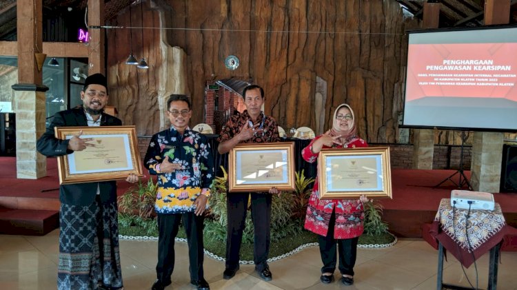 Kecamatan Kalikotes menerima penghargan Kearsiapan terbaik II tingkat Kabupaten Klaten