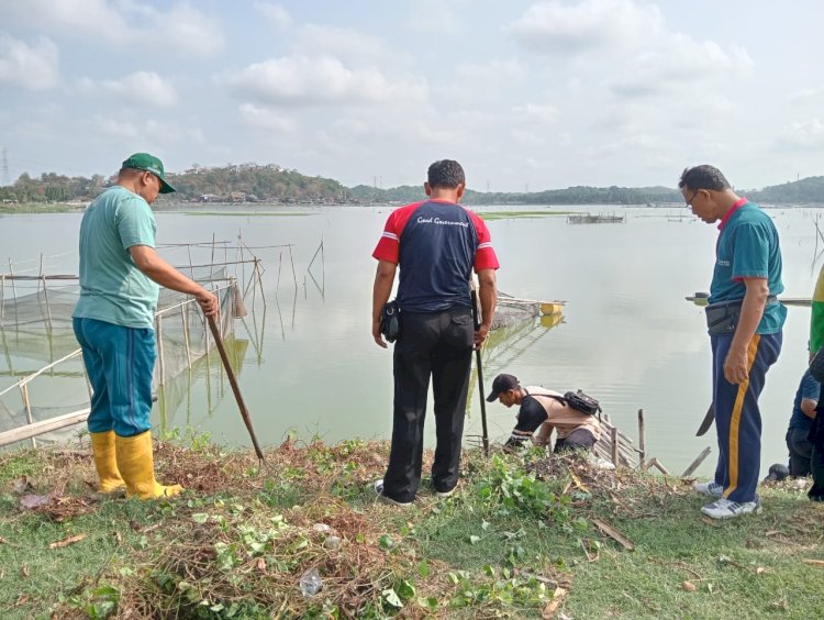 Kerja Bakti Bersama Bendungan Rowo Jombor