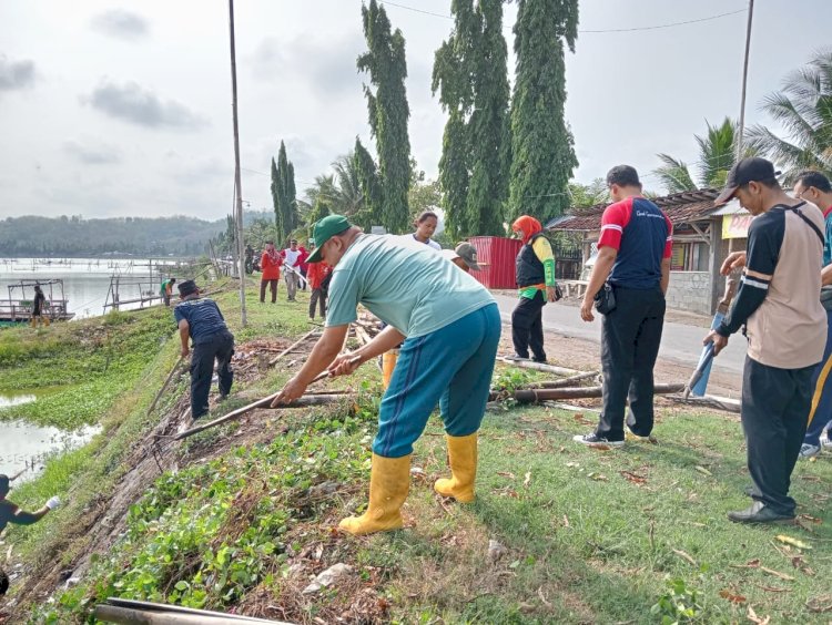 Kerja Bakti Bersama Bendungan Rowo Jombor