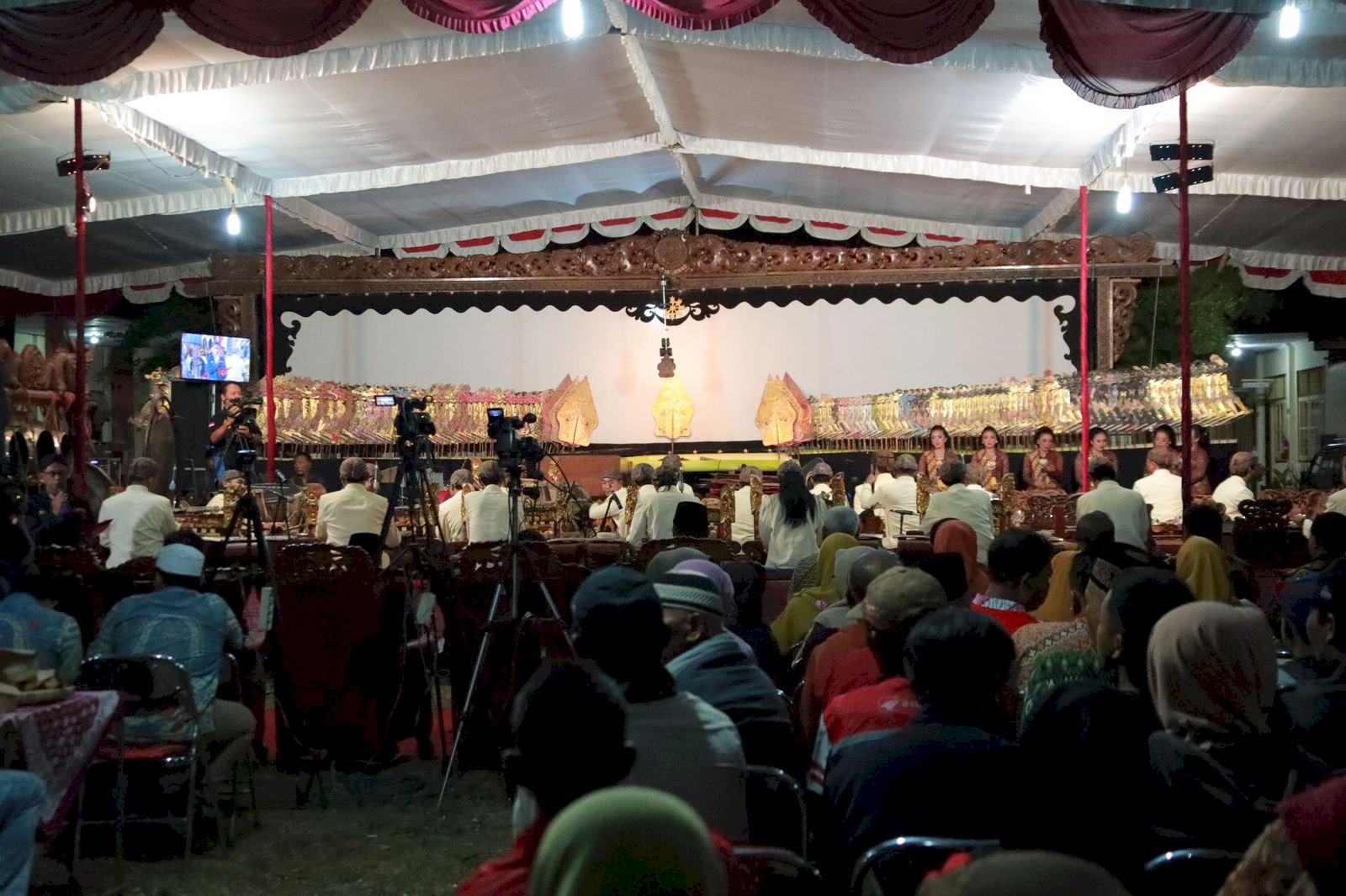 Pegelaran Wayang Kulit dalam rangka Hari Jadi Klaten Ke-220 dan HUT RI Ke-79 tingkat Kecamatan Kalikotes Tahun 2024