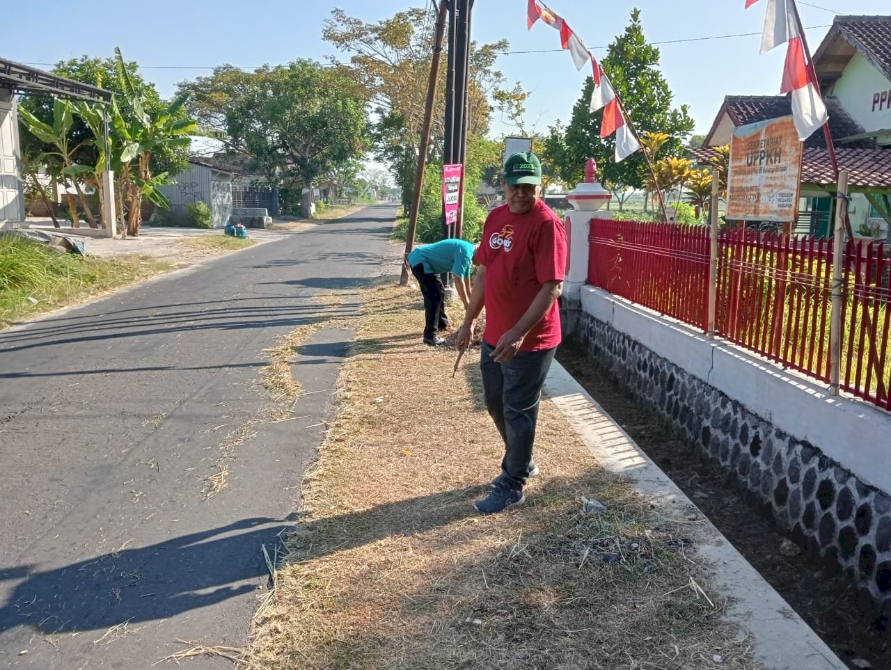 Gerakan Jumat Bersih di Kecamatan Kalikotes