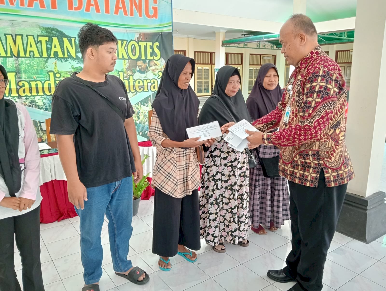 Penyaluran bantuan Baznas Untuk Anak Yatim