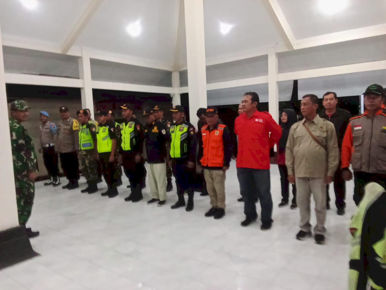 Apel Siaga Pengamanan Malam Tahun Baru di Lingkungan Kecamatan Kalikotes