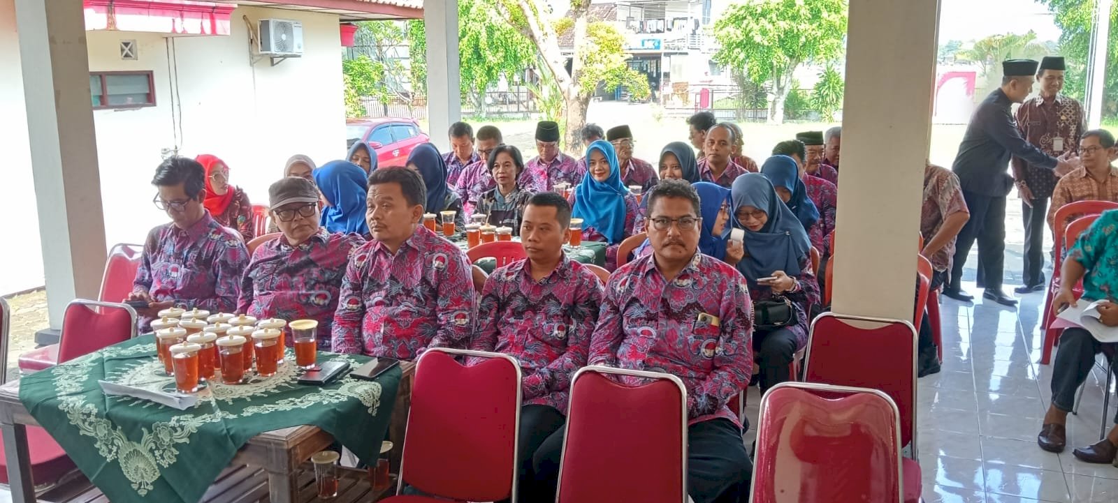 Halal Bi Halal Keluarga Besar Kecamatan Kalikotes