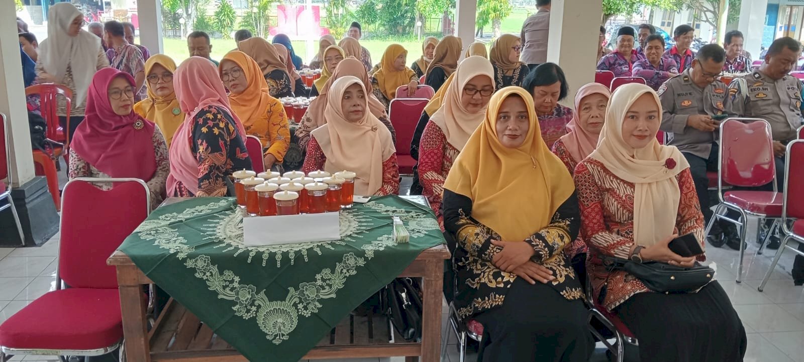 Halal Bi Halal Keluarga Besar Kecamatan Kalikotes