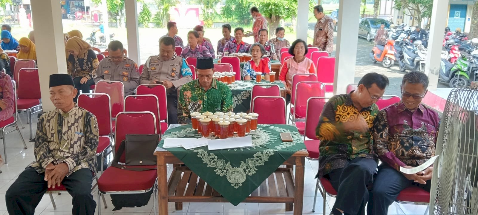 Halal Bi Halal Keluarga Besar Kecamatan Kalikotes