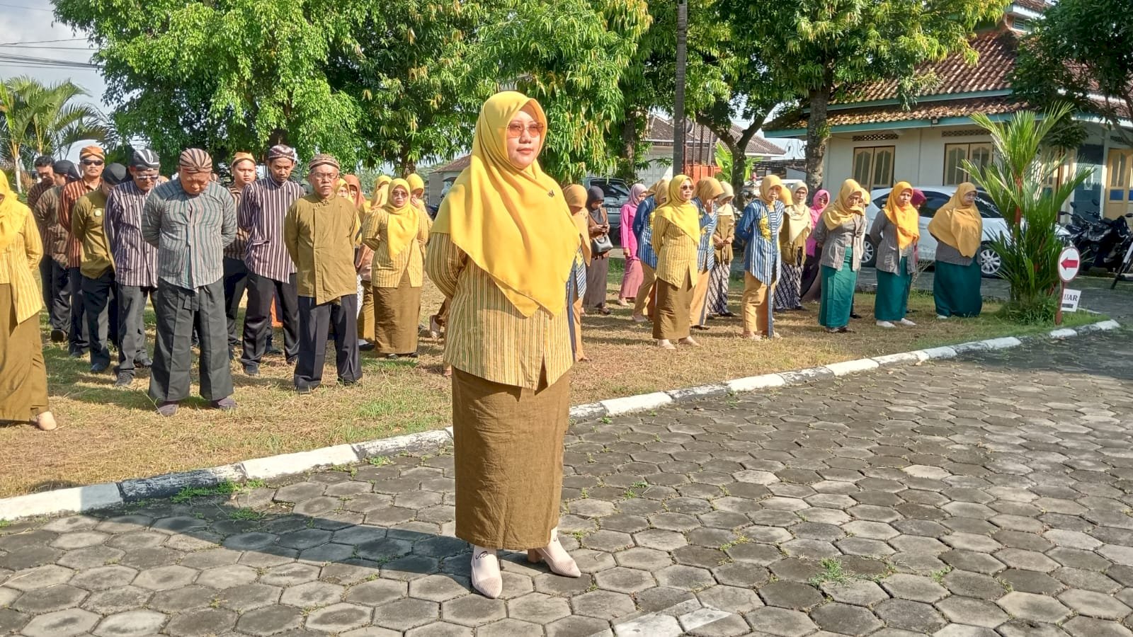 Upacara Peringatan Hari Kartini Ke-147 Kecamatan Kalikotes