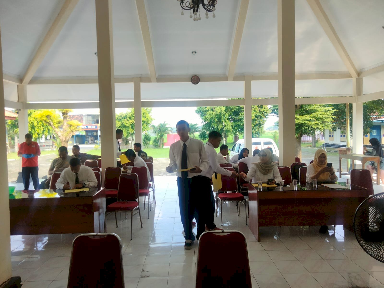 Giat Donor Darah PMI Kecamatan Kalikotes di Pendopo Kecamatan Kalikotes
